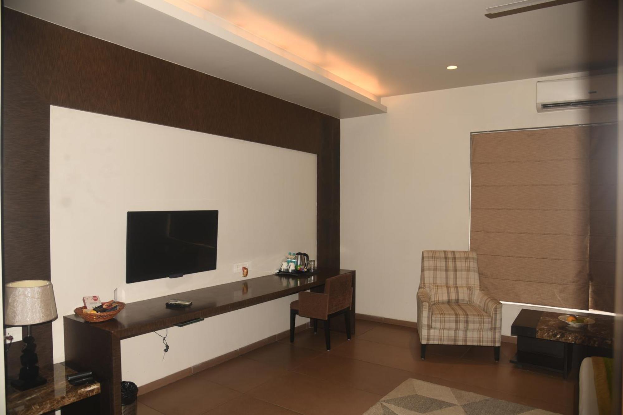 Hotel The Manor - A Boutique Hotel Jorhat Exterior photo
